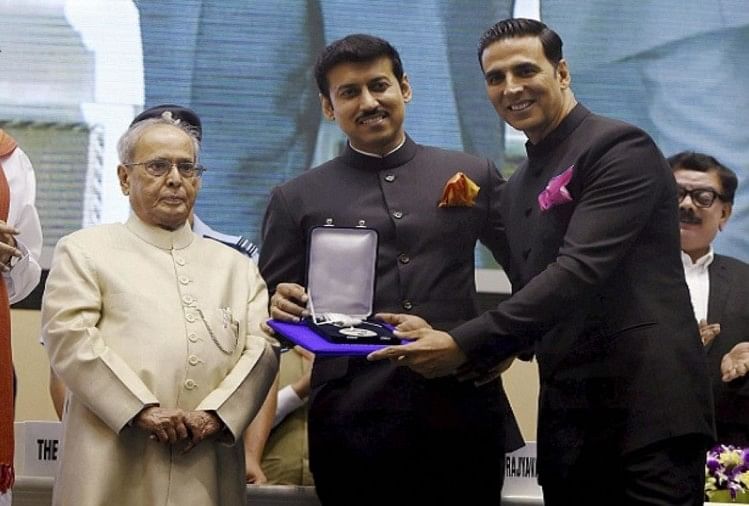 Apurva Asrani slams Akshay Kumar on National Award win for Rustom, Raees director defends Khiladi