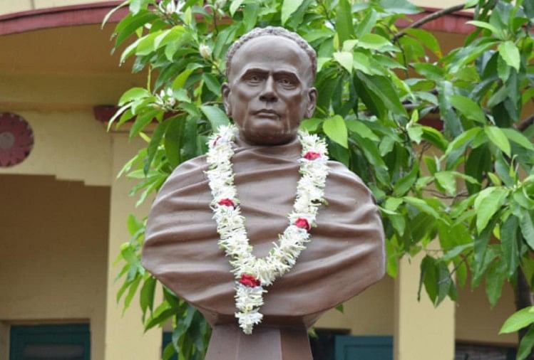 Ishwar Chandra Vidyasagar Iconic Statue Smashed In West Bengal ...