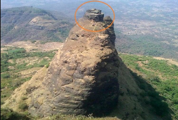 Kalavantin Durg Indias Most Dangerous Fort Story Of Prabalgad Fort  Maharashtra - भारत का सबसे खतरनाक किला, सूरज ढलने के बाद कोई नहीं रहना  चाहता यहां - Amar Ujala Hindi News Live