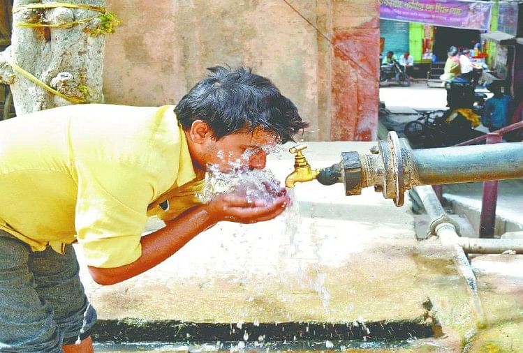 केंद्र का निर्देश: भूजल की बर्बादी पर पांच साल तक सजा वाला प्रावधान लागू करें राज्य केंद्र का निर्देश: भूजल की बर्बादी पर पांच साल तक सजा वाला प्रावधान लागू करें राज्य
