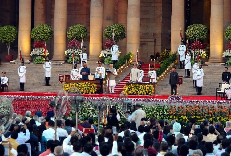 आठ पूर्व कैबिनेट मंत्रियों को नहीं मिली जगह, ये पूर्व राज्यमंत्री भी मंत्रिमंडल में शामिल नहीं Narendra Modi swearing-in ceremony: former cabinet ministers did not part of PM Modi Cabinet