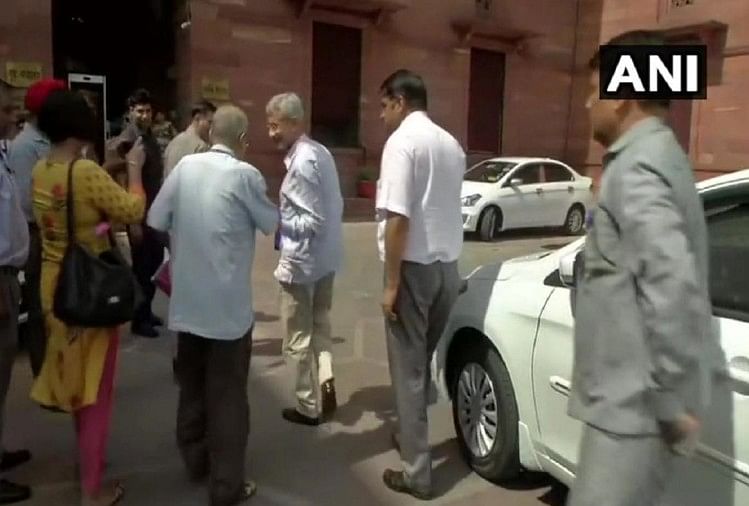 अमित शाह ने की पीयूष गोयल, निर्मला सीतारमण सहित शीर्ष केंद्रीय मंत्रियों के साथ बैठक अमित शाह की बैठक में शामिल होते हुए एस जयशंकर