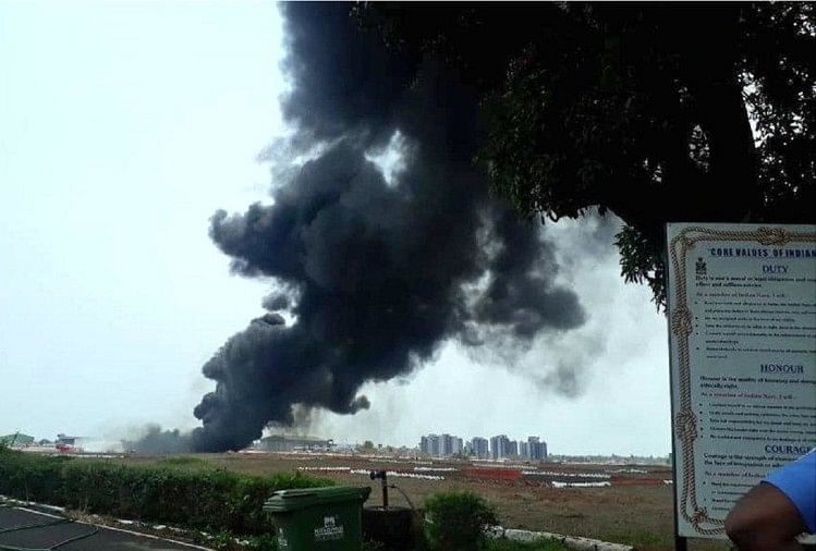 गोवा एयरपोर्ट पर ड्रॉप टैंक गिरने से लगी आग
