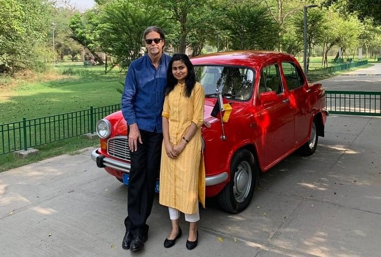 Red Ambassador Behind Walter
