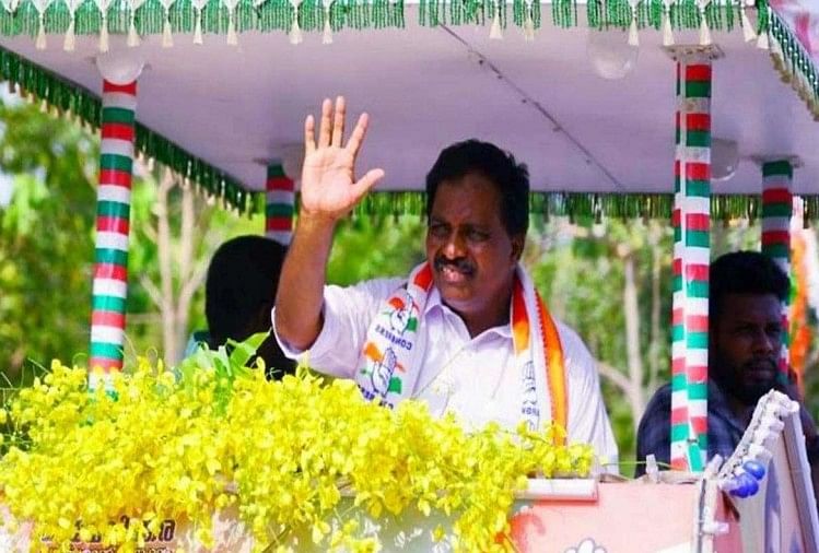 केरल के कांग्रेस सांसद कोडिकुन्निल ने सभी को चौंकाया, हिंदी में ली शपथ कोडिकुन्निल सुरेश (फाइल फोटो)
