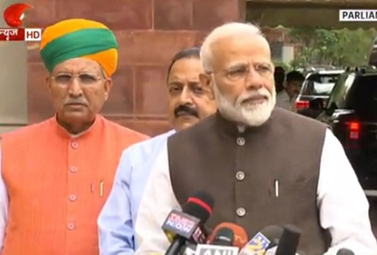पीएम मोदी ने ली लोकसभा सांसद पद की शपथ, कहा- विपक्ष नंबरों की चिंता छोड़ दे Lok Sabha Session Live: Protem speaker oath, PM Modi and council of ministers will follow it