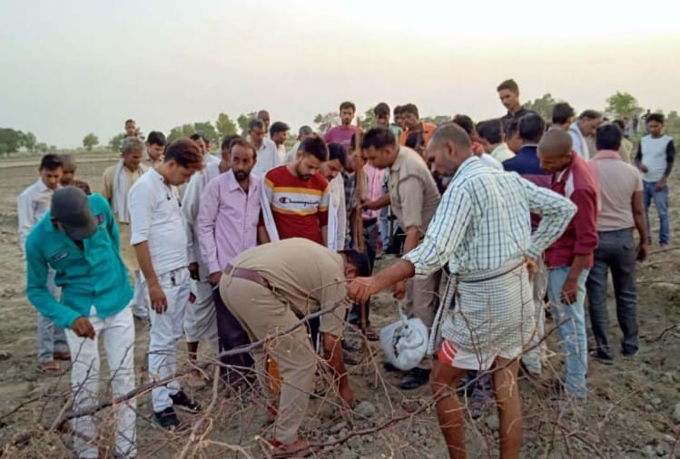 à¤à¤à¤¨à¤¾à¤¸à¥à¤¥à¤² à¤ªà¤° à¤à¤¾à¤à¤ à¤à¤°à¤¤à¥ à¤ªà¥à¤²à¤¿à¤¸