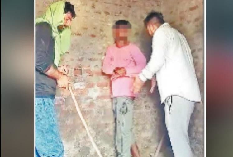 अनुसूचित जाति के युवक को अर्धनग्न करके बर्बरता से पीटा, एसआईटी करेगी जांच, वायरल हुआ वीडियो अनुसूचित जाति के युवक को पीटा