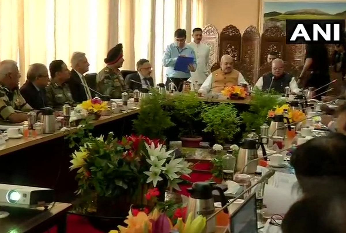 गृह मंत्री और राज्यपाल ले रहे हैं समीक्षा बैठक