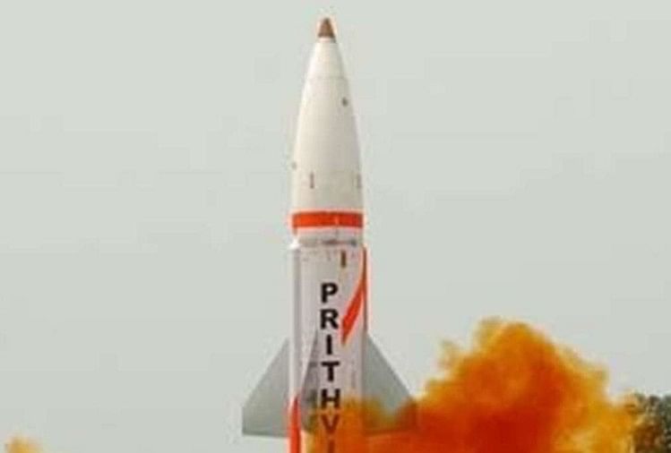 परमाणु क्षमता युक्त पृथ्वी-2 मिसाइल का सफल परीक्षण, 350 किलोमीटर तक वार करने में सक्षम पृथ्वी-2 मिसाइल का परीक्षण