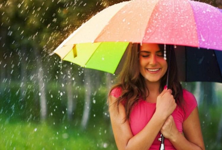 Monsoon Diet Tips: बारिश के मौसम में वायरल बीमारियों, इंफेक्शन और एलर्जी से बचाएंगे ये इम्यूनिटी बूस्टर फूड्स