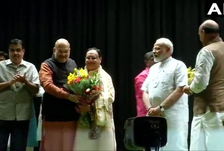 दिल्ली में भाजपा संसदीय दल की बैठक, पहली बार नहीं दिखे आडवाणी-जोशी BJP Parliamentary Party Meeting