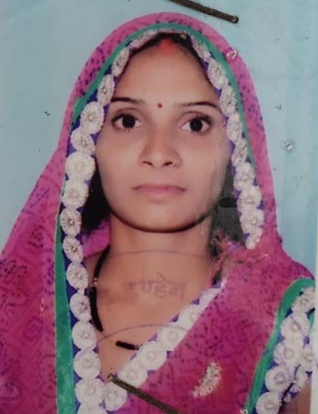 महेशगंज थाना क्षेत्र के चेतरा गांव में मृत सुमन देवीी। फाइल फोटो महेशगंज थाना क्षेत्र के चेतरा गांव में मृत सुमन देवीी। फाइल फोटो