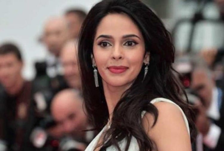 Mallika Sherawat