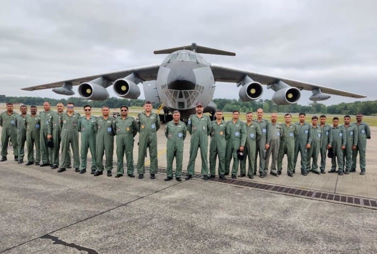 सेना और वायुसेना के जवानों की मूवमेंट बंद, डबल मास्क पहनने के आदेश