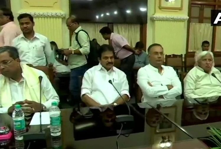 कांग्रेस विधायक दल की बैठक