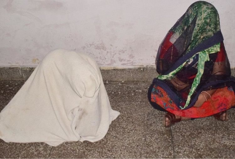 La police a perquisitionné un quartier rouge à Varanasi et a libéré trois femmes piégées dans la prostitution