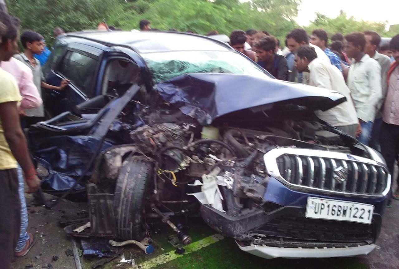 रानीगंज में लखनऊ वाराणसी राजमार्ग पर धनवा किशनगंज बाजार के पास तीन वाहनों आपस में भिड़ंत में क्ष? रानीगंज में लखनऊ वाराणसी राजमार्ग पर धनवा किशनगंज बाजार के पास तीन वाहनों आपस में भिड़ंत में क्ष?