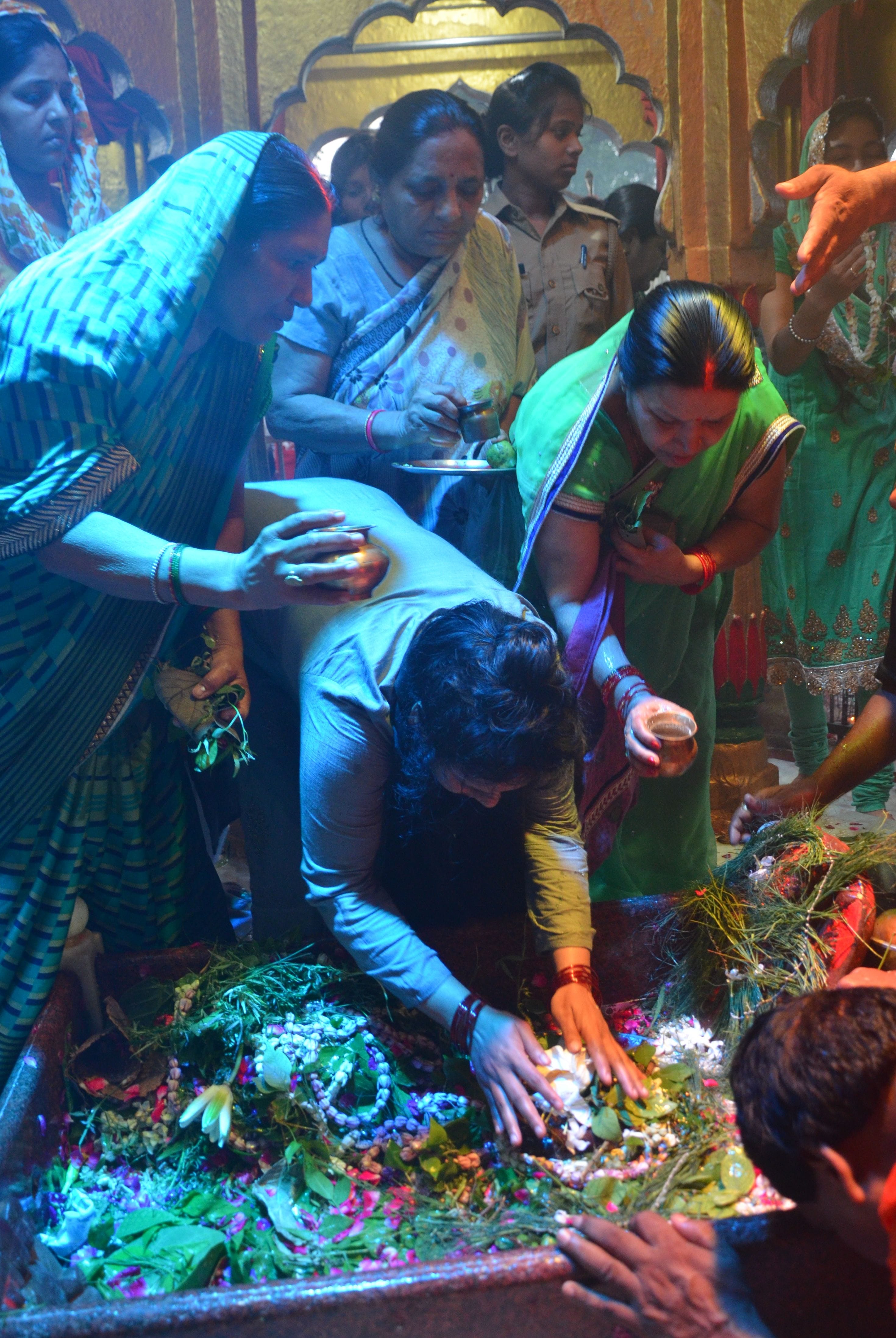 Prayagraj: Ganguja Har-Har Mahadev in Shiva temples on the first Monday of Saawan