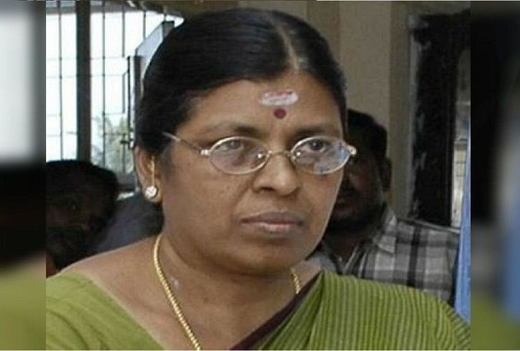 द्रमुक की पूर्व मेयर की हत्याः माता-पिता से मिलने आई थी बेटी, घर में मिलीं तीन लाशें पूर्व मेयर उमा माहेश्वरी