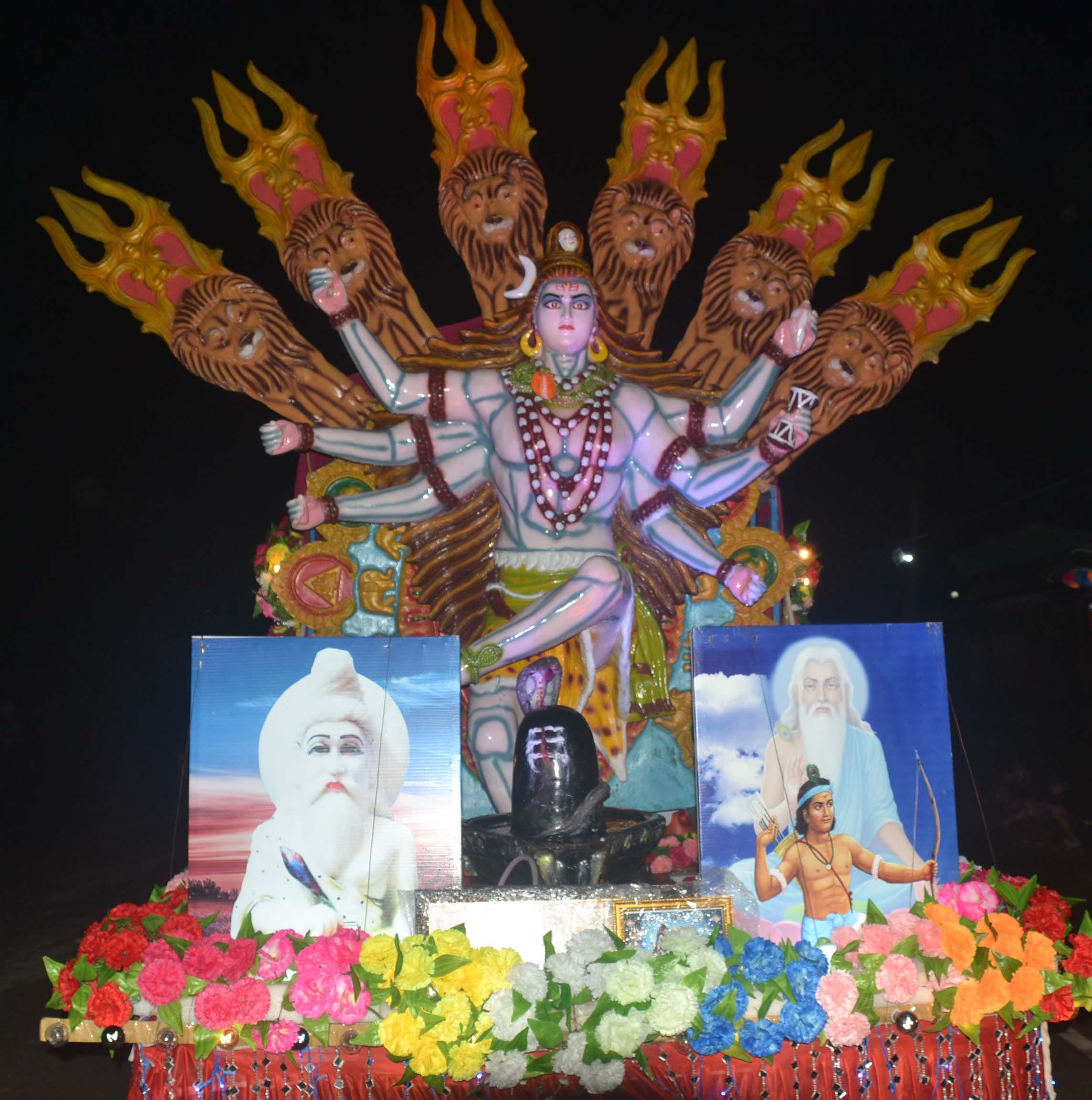 शामली में भोले शंकर की सजी झांकी शामली में भोले शंकर की सजी झांकी