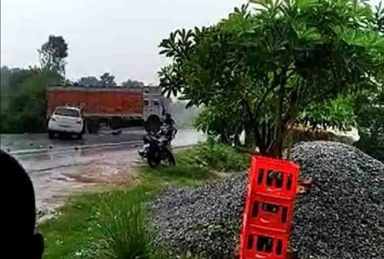सपा नेता के ट्रक ने मारी थी उन्नाव दुष्कर्म पीड़िता की कार को टक्कर, साजिश से किया इनकार उन्नाव दुष्कर्म पीड़िता की कार कुछ इस तरह ट्रक में भिड़ी थी