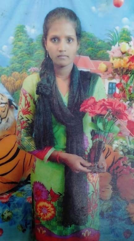 मृतक सावित्री। फाइल फोटो मृतक सावित्री। फाइल फोटो