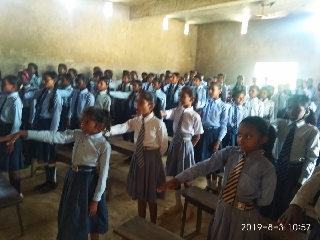 राजाराम उच्चतर माध्यमिक विद्यालय चौकठा में आयोजित अपराजिता कार्यक्रम में  छात्राओं को नारी सुर?