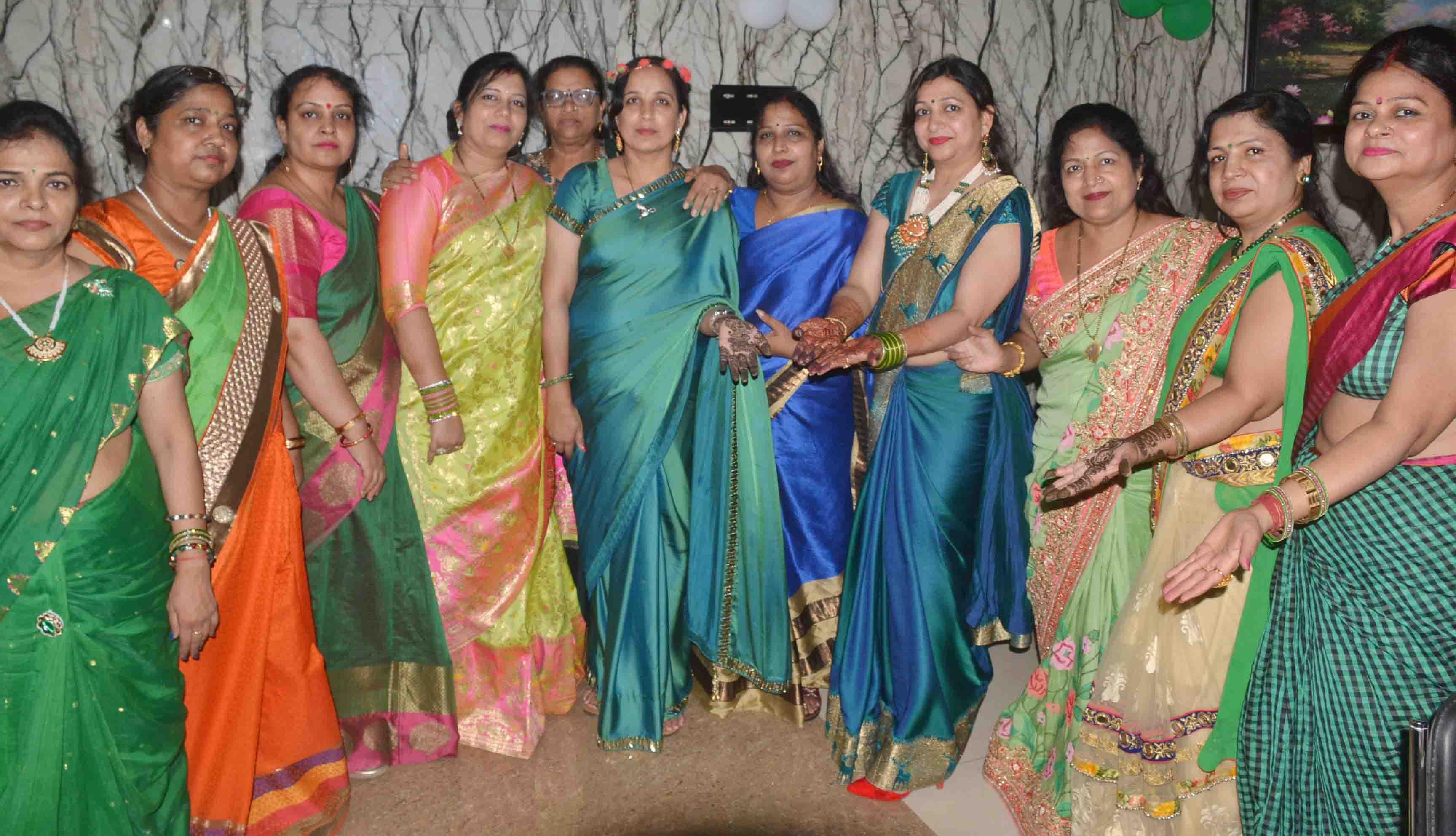 शामली लायनेंस क्लब द्वारा आयोजित हरियाली तीज कार्यक्रम में भाग लेतीं महिलाएं। शामली लायनेंस क्लब द्वारा आयोजित हरियाली तीज कार्यक्रम में भाग लेतीं महिलाएं।