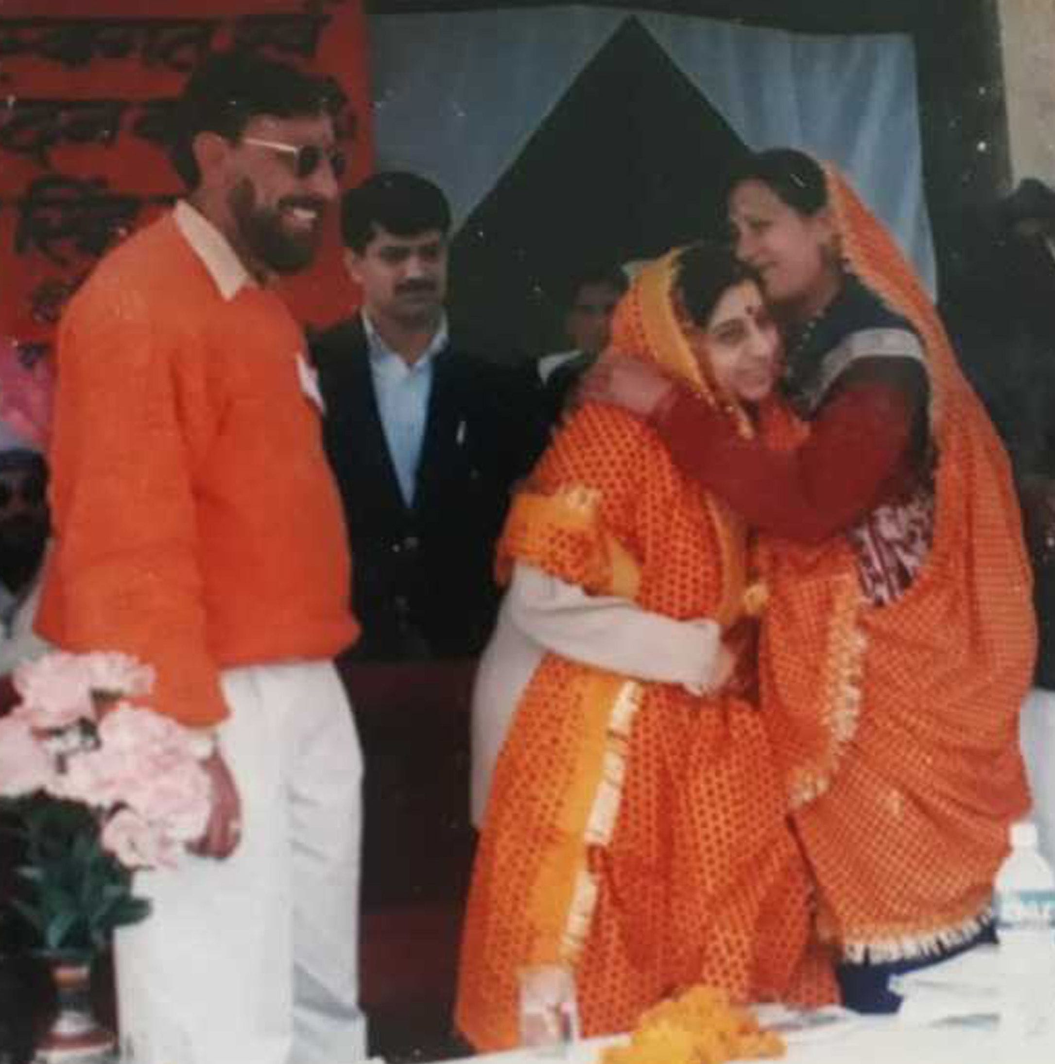 स्मृति शेष:2002 के विधानसभा चुनाव में जनसभा के लिए लोहाघाट पहुंचीं तत्कालीन केंद्रीय स्वास्थ्य मं? स्मृति शेष:2002 के विधानसभा चुनाव में जनसभा के लिए लोहाघाट पहुंचीं तत्कालीन केंद्रीय स्वास्थ्य मं?