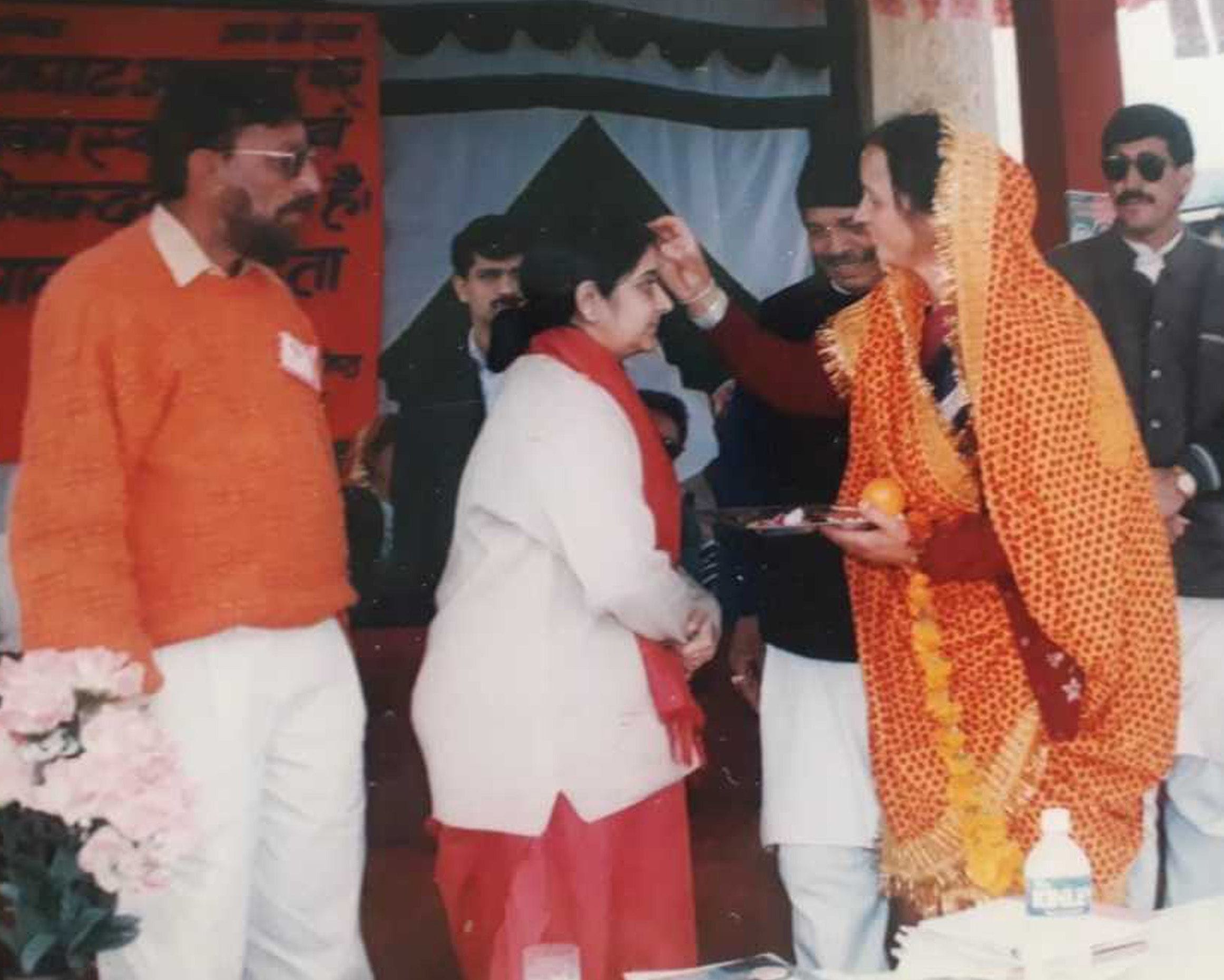 बस यादें बाकी:2002 के विधानसभा चुनाव के दौरान लोहाघाट में भाजपा प्रत्याशी केसी पुनेठा के लिए जनसभा ? बस यादें बाकी:2002 के विधानसभा चुनाव के दौरान लोहाघाट में भाजपा प्रत्याशी केसी पुनेठा के लिए जनसभा ?