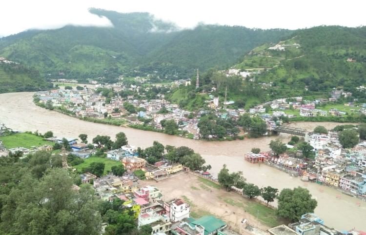 Heavy Rain In Bageshwar - रातभर आफत बनकर बरसी बारिश - Bageshwar News