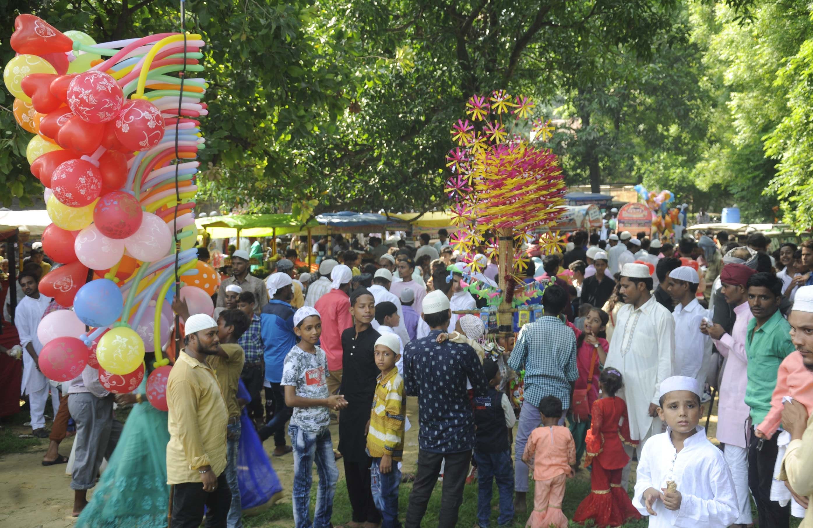 बकरीद के मौके पर भुलियापुर ईदगाह में लगा मेला। बकरीद के मौके पर भुलियापुर ईदगाह में लगा मेला।
