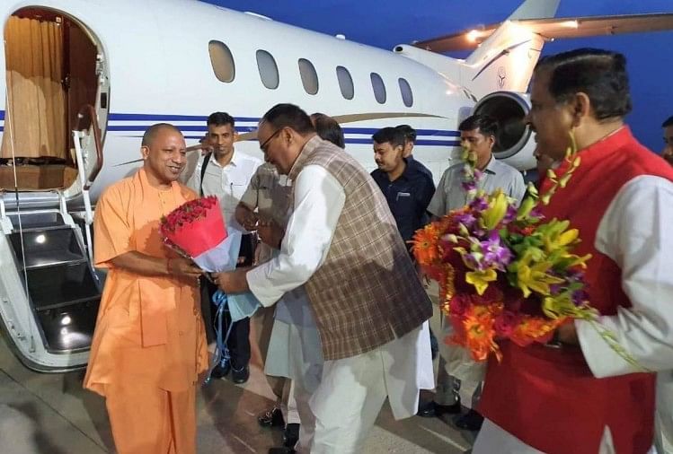 रूस के दौरे से लौटे सीएम योगी, कृषि व खाद्य प्रसंस्करण सेक्टर में किए एमओयू साइन मुख्यमंत्री योगी आदित्यनाथ