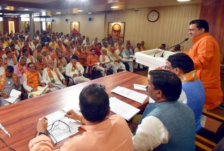 भाजपा कार्यकर्ताओं को संबोधित करते प्रदेश महामंत्री संगठन सुनील बंसल।