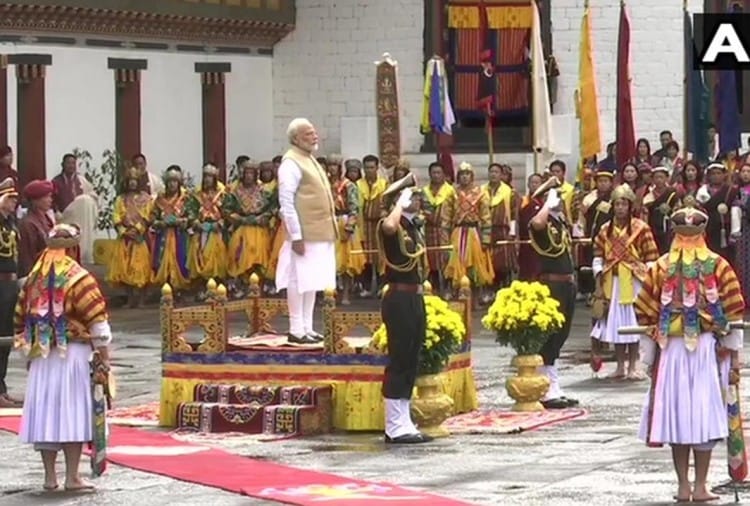 नरेंद्र मोदी