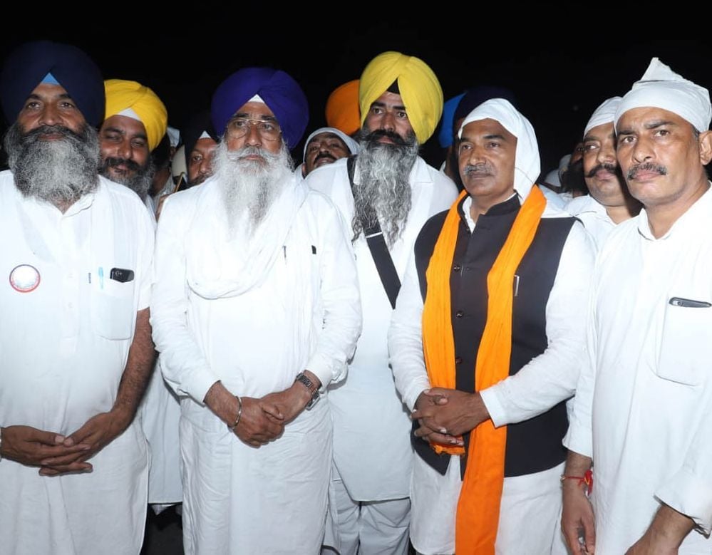 केलाखेड़ा में नगर कीर्तन का स्वागत सूबे शिक्षा मंत्री अरविंद पांडे। केलाखेड़ा में नगर कीर्तन का स्वागत सूबे शिक्षा मंत्री अरविंद पांडे।