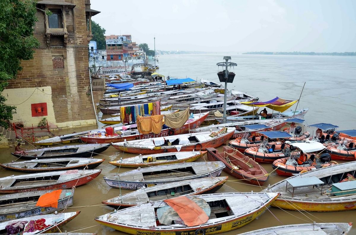 गंगा का जलस्तर रुका।