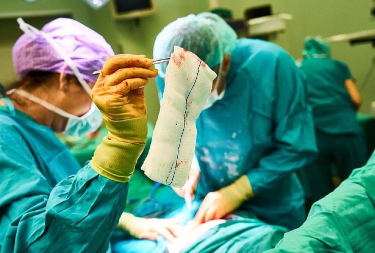 Why Doctors Wear Green Clothes During Operation Colour Code Of Doctors