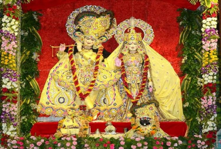 राधा-कृष्ण की प्रतिमा