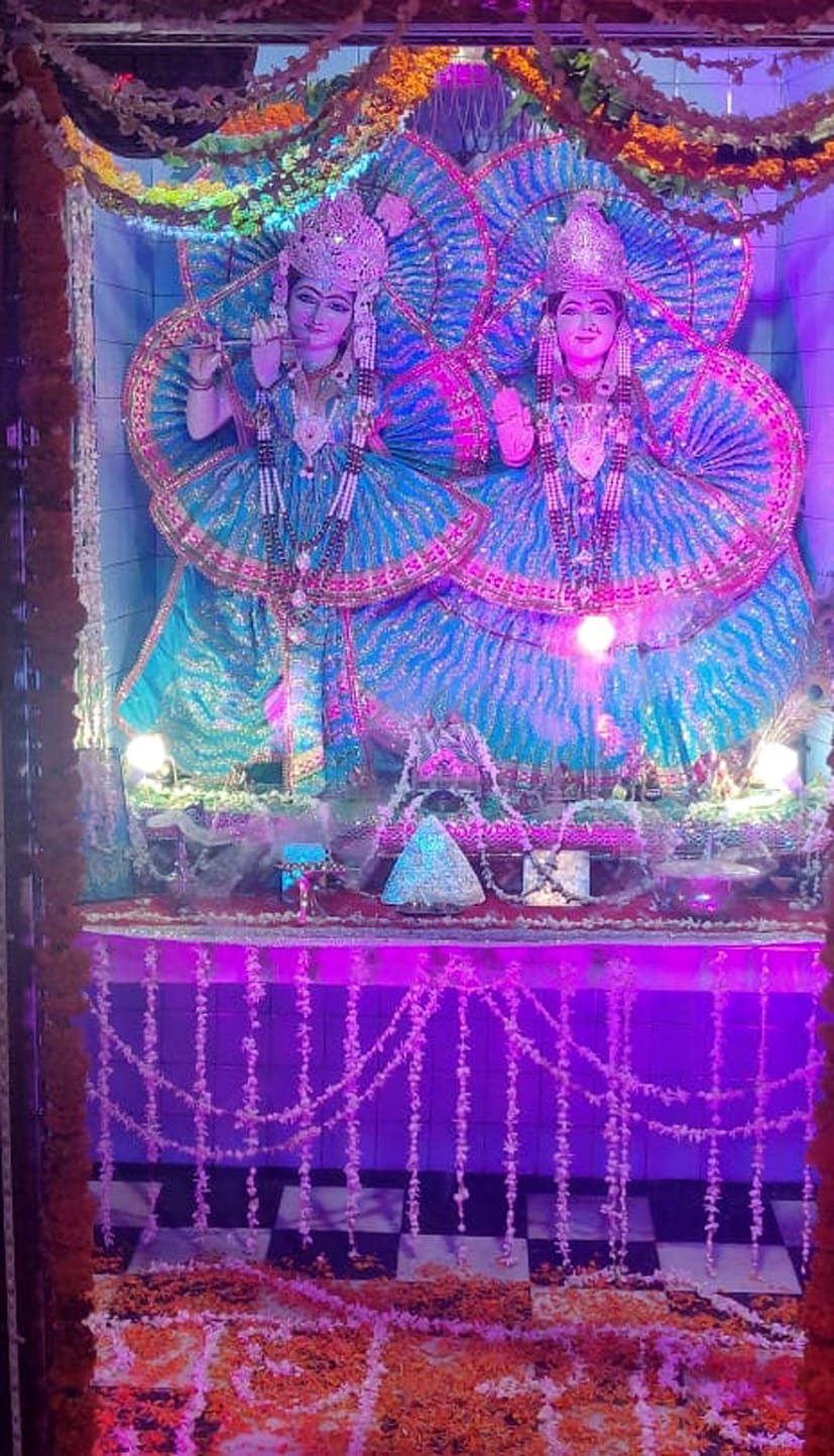 जन्माष्टमी पर माहेश्वरी पंचायती मन्दिर मे सजे राधा कृष्ण जन्माष्टमी पर माहेश्वरी पंचायती मन्दिर मे सजे राधा कृष्ण