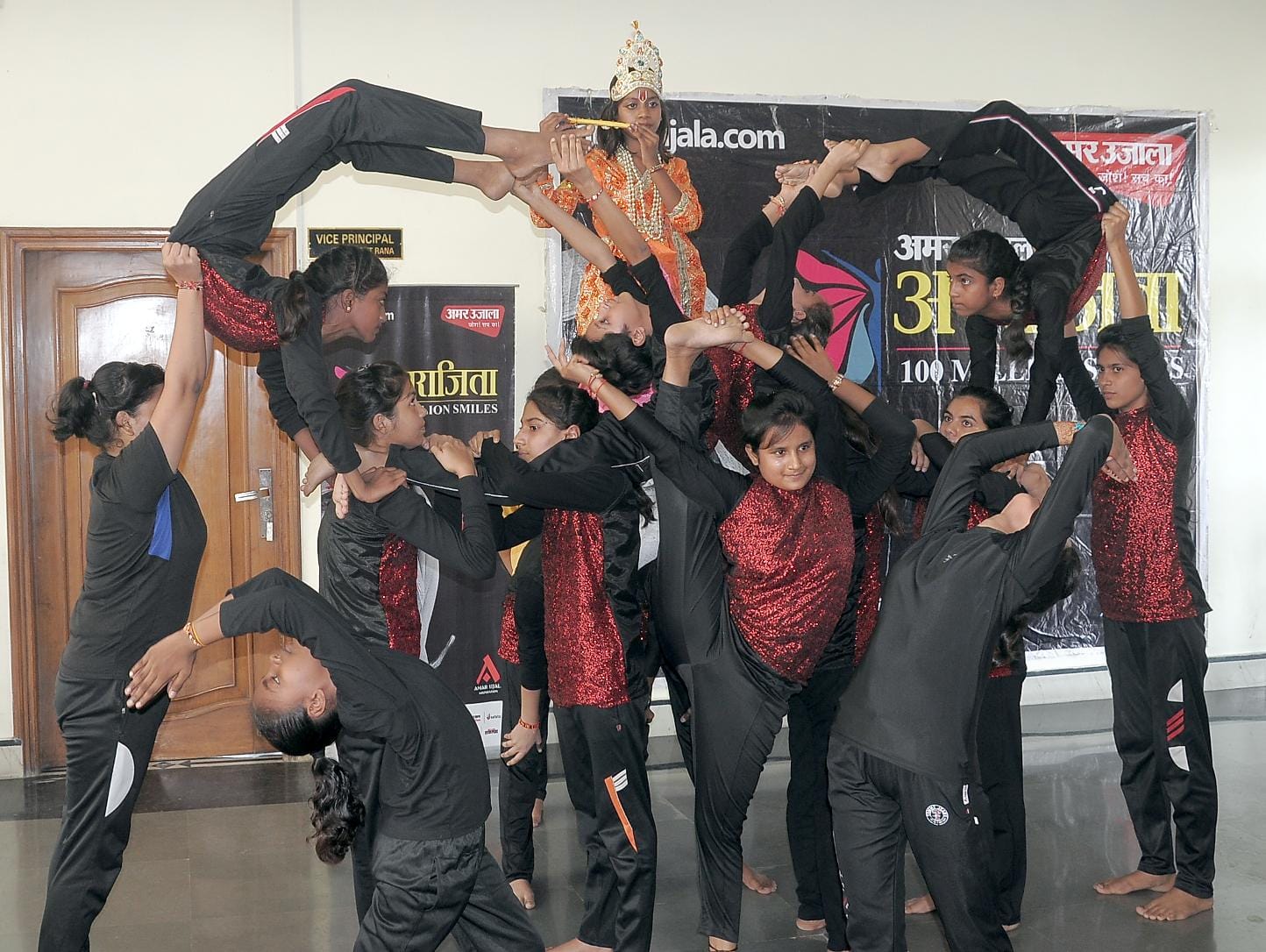 शामली रायल पब्लिक स्कूल में अमर उजाला के अपराजिता अभियान द्वारा आयोजित श्री कृष्ण जन्माष्टमी क? शामली रायल पब्लिक स्कूल में अमर उजाला के अपराजिता अभियान द्वारा आयोजित श्री कृष्ण जन्माष्टमी क?