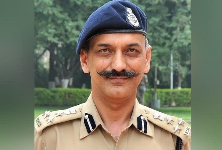 Ips Officer Rameshwar Gets Internation Award In Geneva Switzerland -  जुब्बड़हट्टी के आईपीएस रामेश्वर को अंतरराष्ट्रीय अवार्ड - Amar Ujala Hindi  News Live