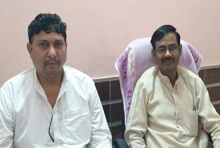 पत्रकारों से वार्ता करते विधायक विक्रम सैनी