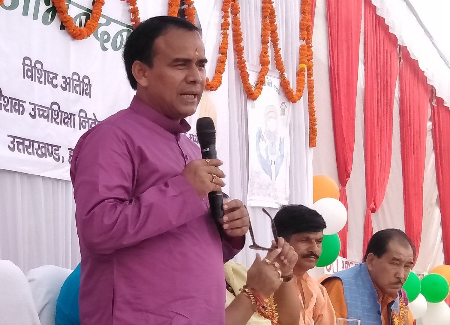 बनबसा महाविद्यालय में नवनिर्मित भवन लोकार्पण मौके पर विखर व्यक्त करते मंत्री डा.धन सिंह रावत।