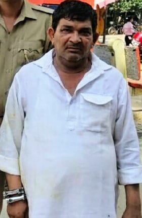 लावड़-लावड़ कस्बे में पशु चोर असलम पुलिस हिरासत में, जिसे छुड़ाने के लिए महिलाओं ने की थी पुलिसकर? लावड़-लावड़ कस्बे में पशु चोर असलम पुलिस हिरासत में, जिसे छुड़ाने के लिए महिलाओं ने की थी पुलिसकर?