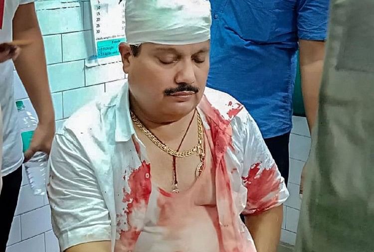 पश्चिम बंगाल: पुलिस लाठीचार्ज में भाजपा सांसद अर्जुन सिंह घायल West Bengal: BJP MP Arjun Singh sustains head injury during clash with police