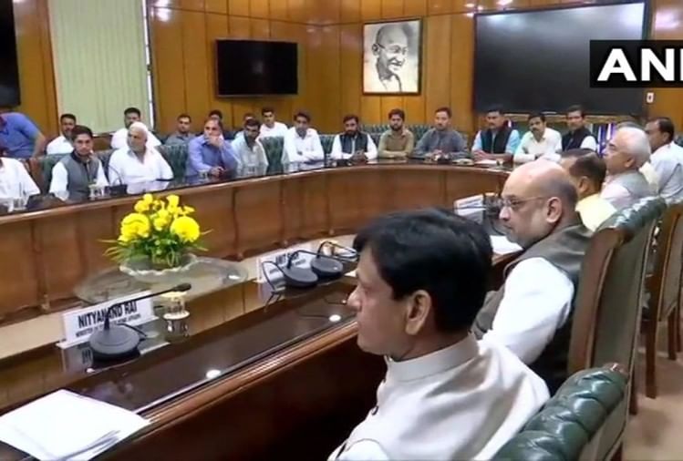 बैठक में अमित शाह