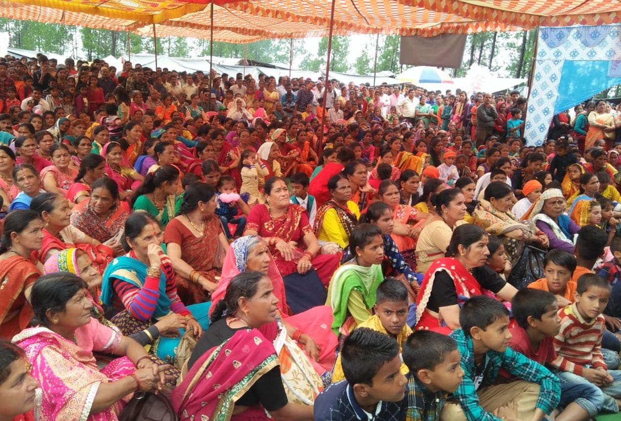 कांडा विजयपुर के धौलीनाग मंदिर में उमड़े मेलार्थी। कांडा विजयपुर के धौलीनाग मंदिर में उमड़े मेलार्थी।