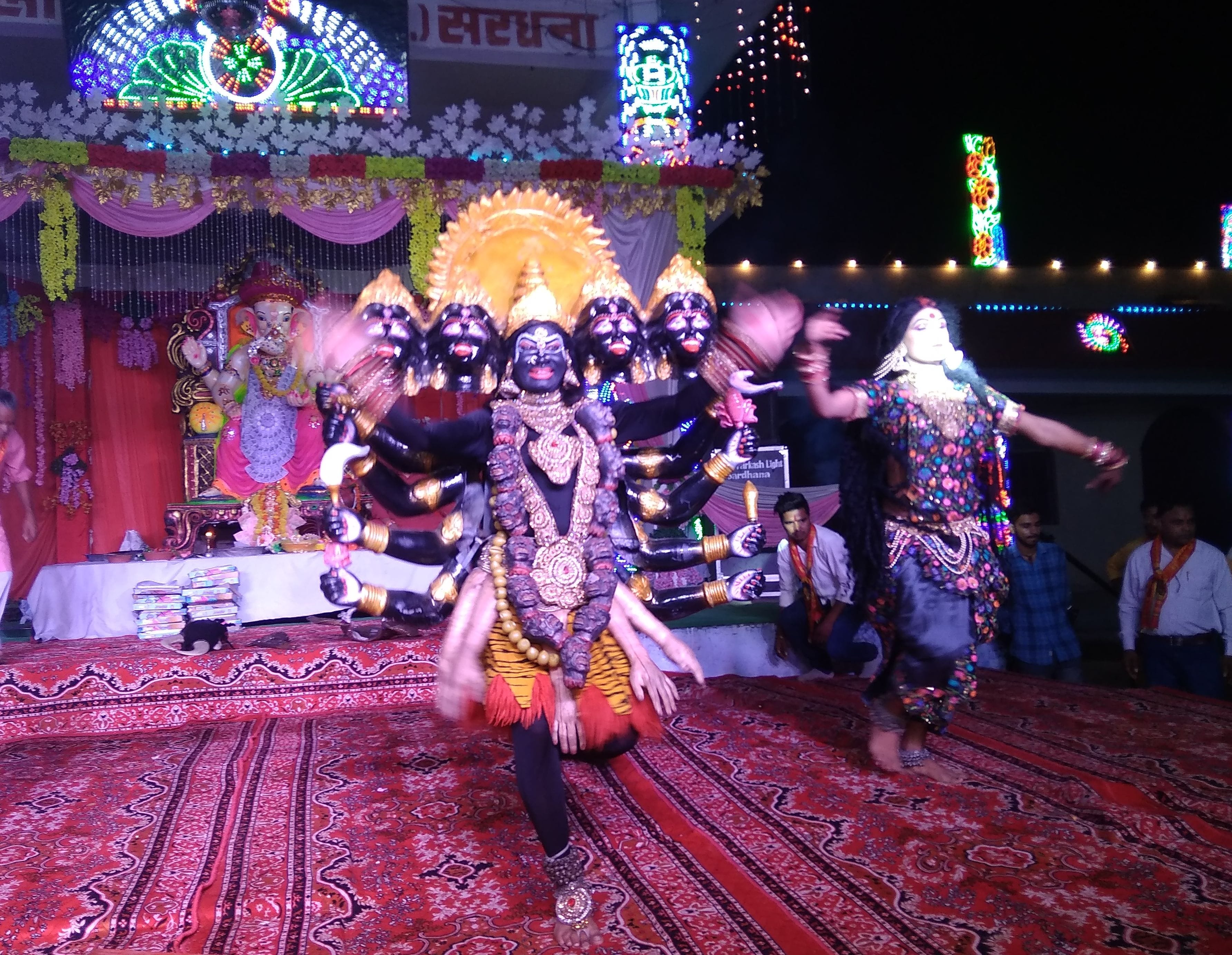 श्री राम लीला भवन में आयोजित गणेश महोत्सव के अंतर्गत बुधवार की रात में निकाली गई महाकाली की भव्य ?